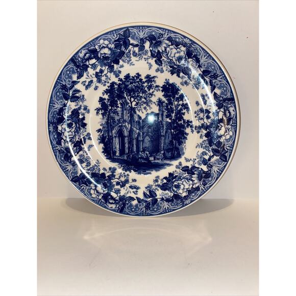 WEDGWOOD QUEENS WARE BLUE AND WHITE COLLECTION * GOTHIC RUINS * PLATE - Picture 1 of 3